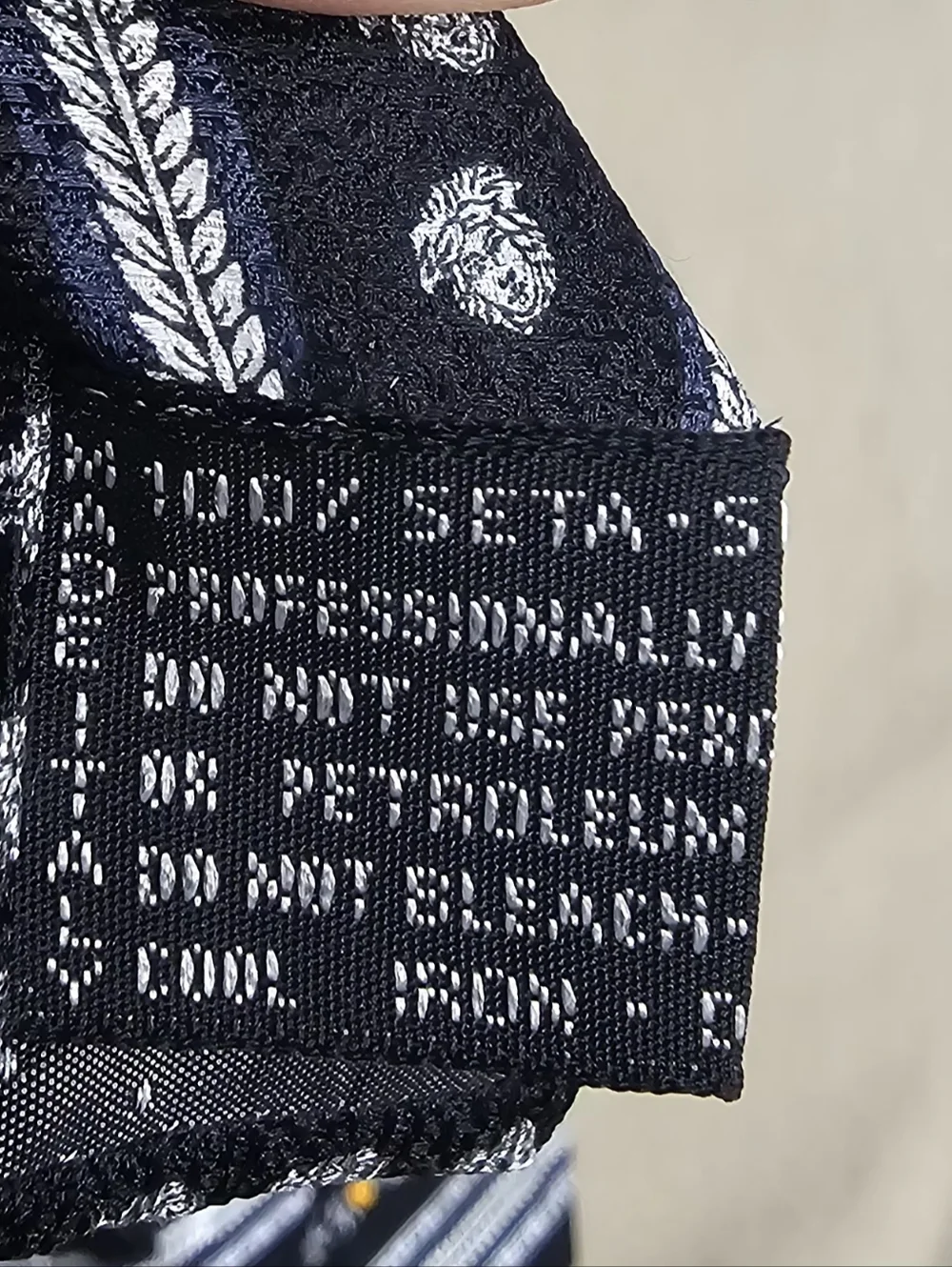 Gianni Versace Men's 100% Silk Tie Black Silver Gold Medusa Floral Italy